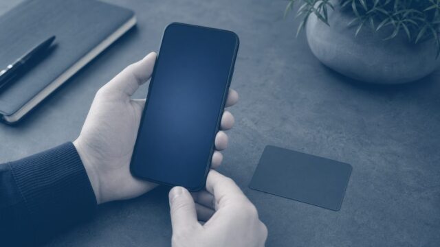 Можно ли принимать оплату на личную карту вместо счёта